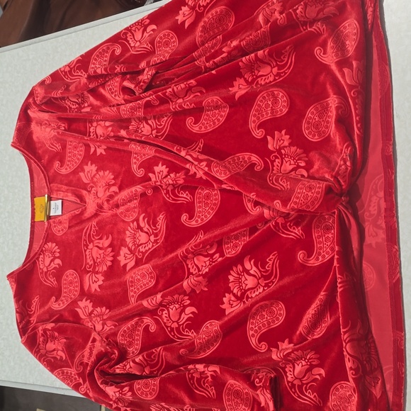 Ruby RDd. Elegant Red Paisley  Floral Women's Top Size Large - Picture 10 of 14